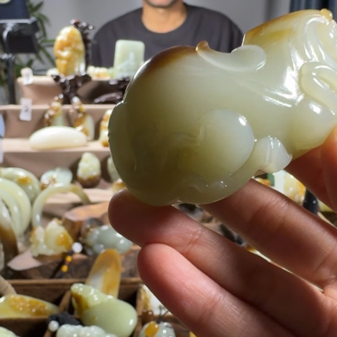 和田玉（糖玉）未镶嵌挂件