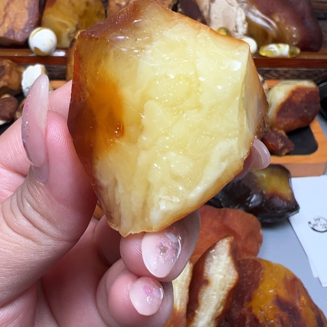 定制琥珀未镶嵌蜜蜡