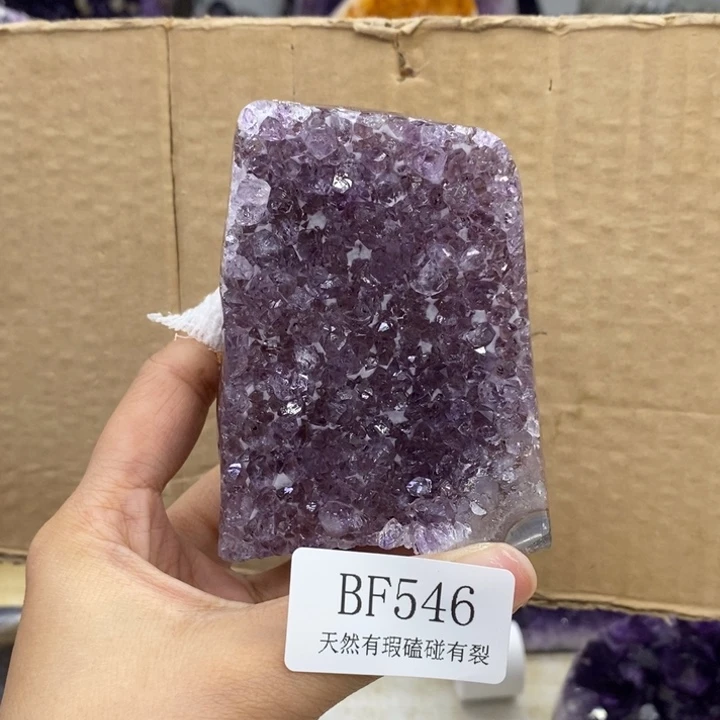 未镶嵌水晶大型摆件（非配饰）