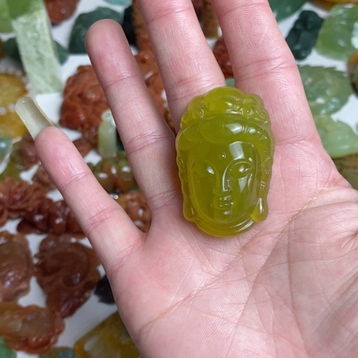蛇纹石玉未镶嵌颈饰开*