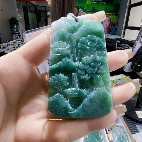 颈饰未镶嵌翡翠一个
