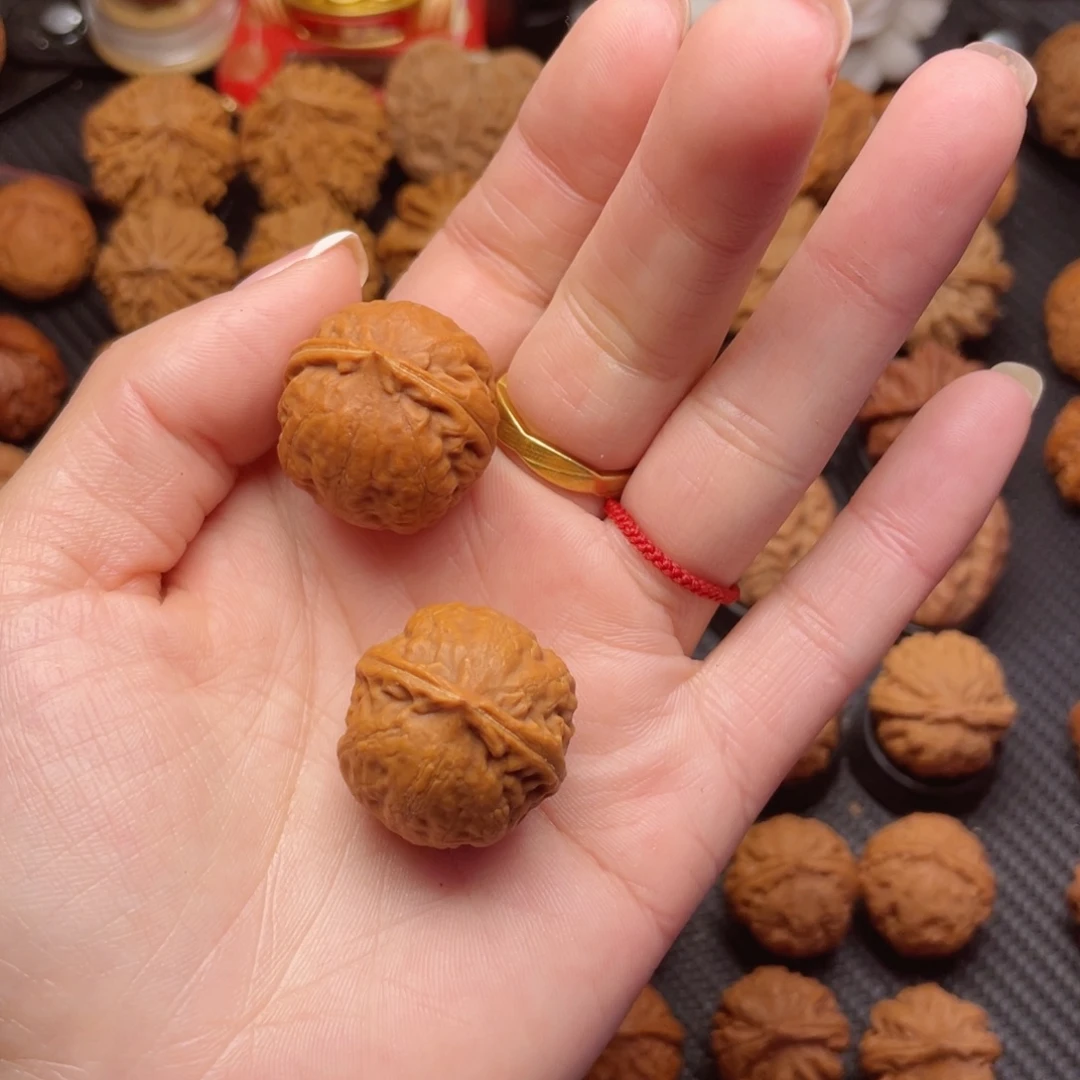 H***.文玩核桃把件龙眼