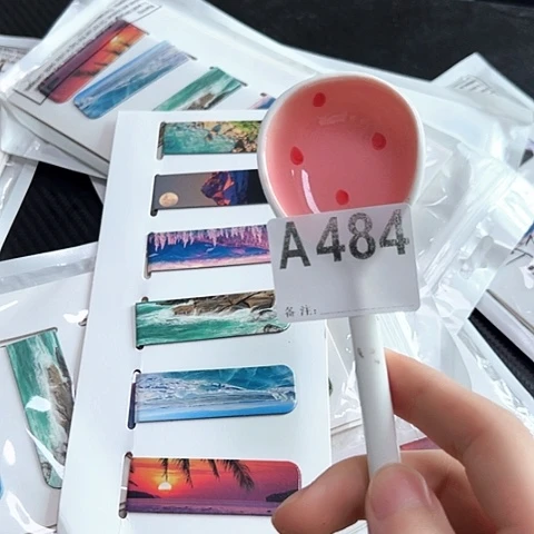 摆件……………………………………………………………………