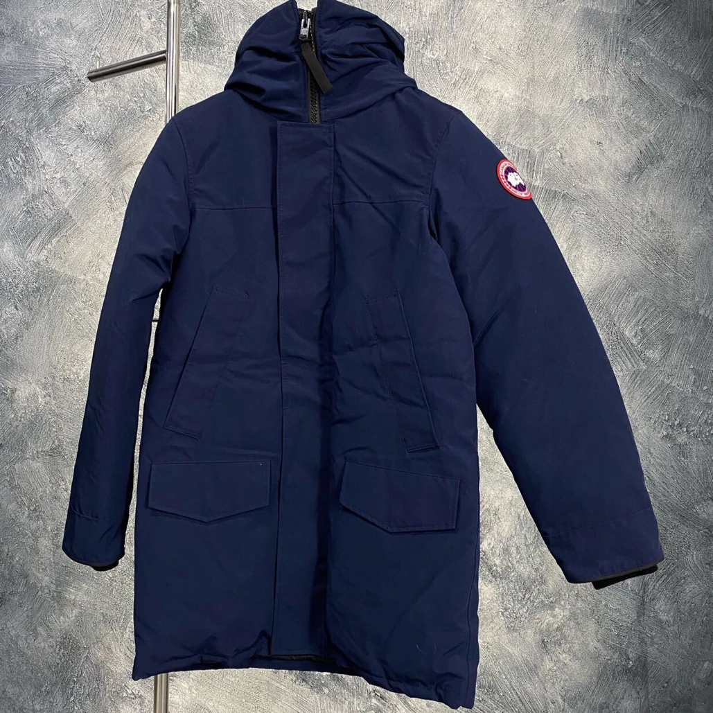 未使用 CANADA GOOSE 连帽羽绒服/深蓝色/XS码/13587