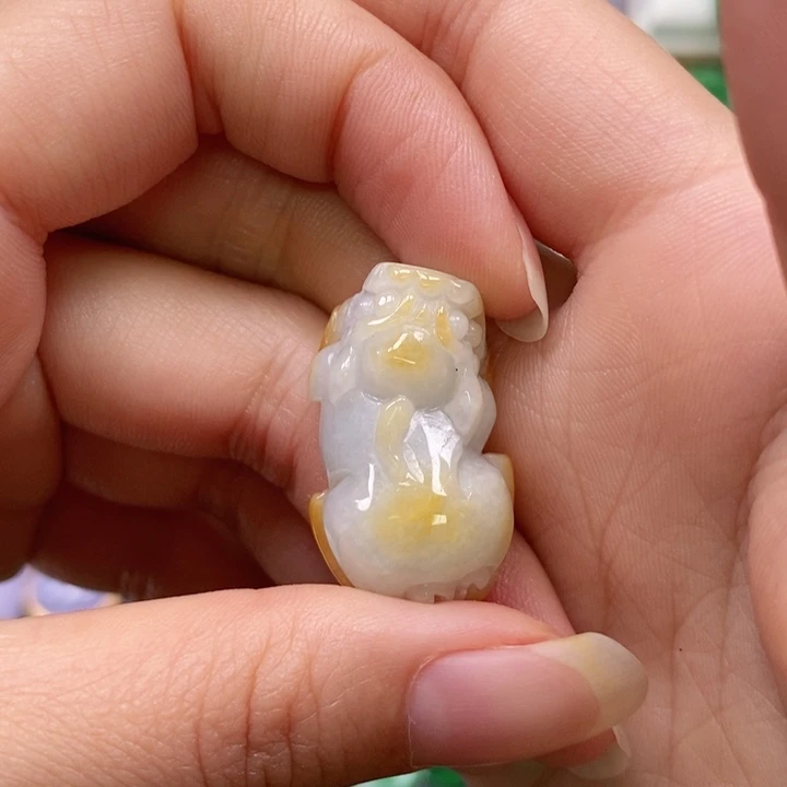 翡翠未镶嵌颈饰吊坠