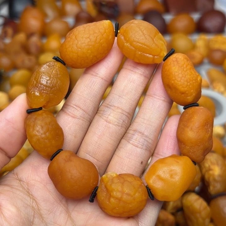 琥珀未镶嵌裸石天然蜜蜡