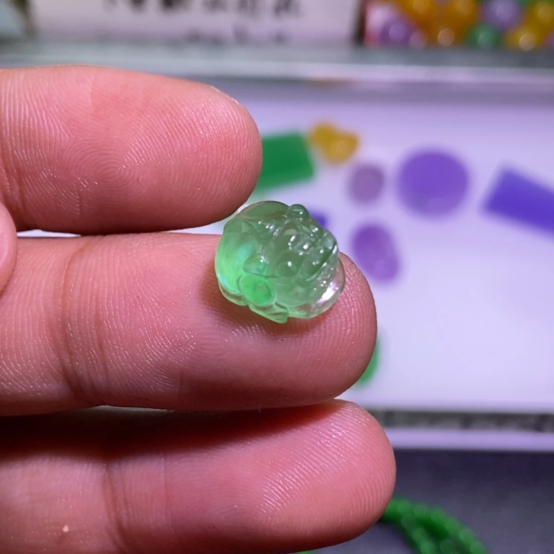 用***0翡翠未镶嵌颈饰吊坠