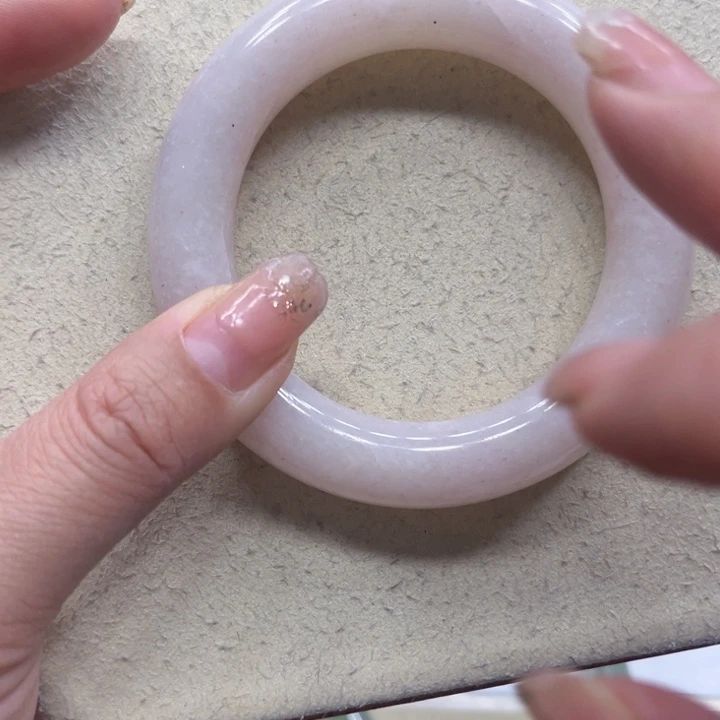 未镶嵌手镯石英质玉/****t