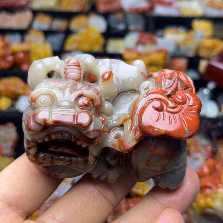 未镶嵌石英质玉（黄龙玉）颈饰