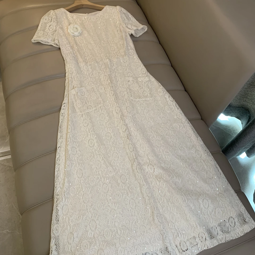 纯欲风气质花苞刺绣连衣裙