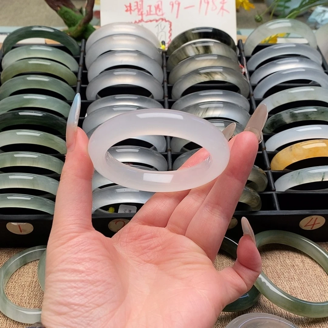 石英质玉未镶嵌手镯