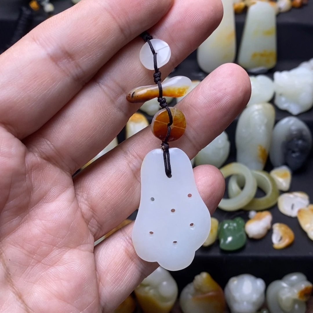 和田玉未镶嵌挂件