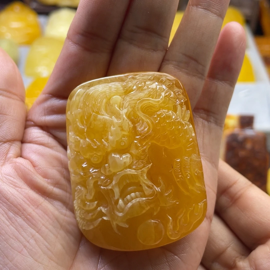 琥珀未镶嵌颈饰天然的琥珀蜜蜡