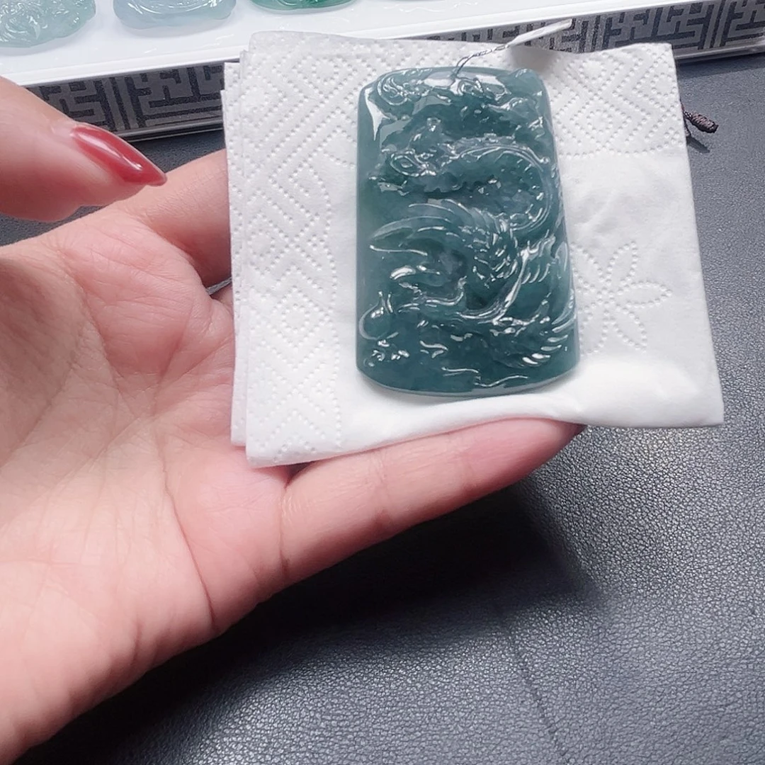 翡翠未镶嵌颈饰吊坠