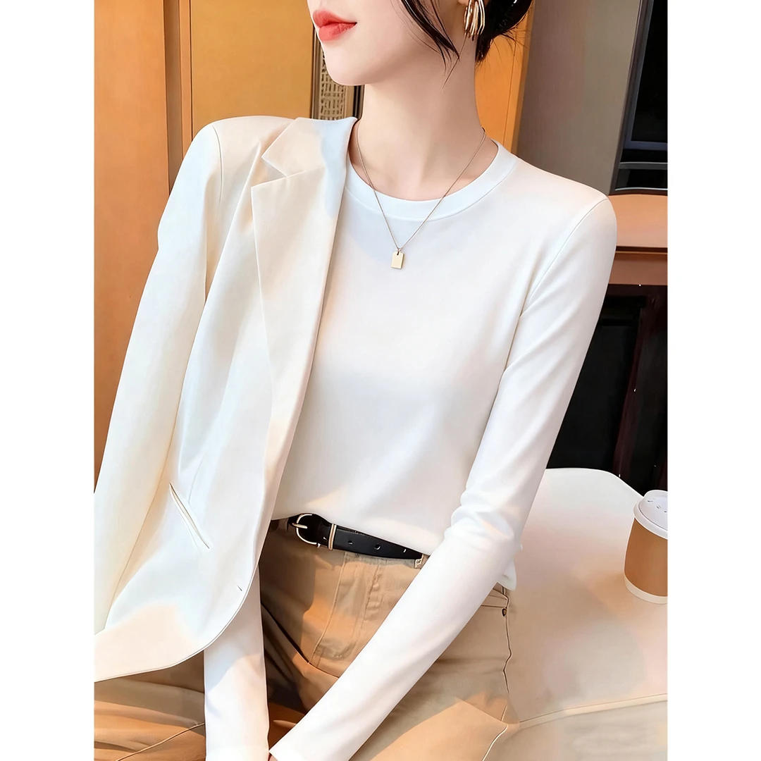 2025秋季新款修身显瘦长袖针织衫内搭打底上衣白色气质圆领毛衣女