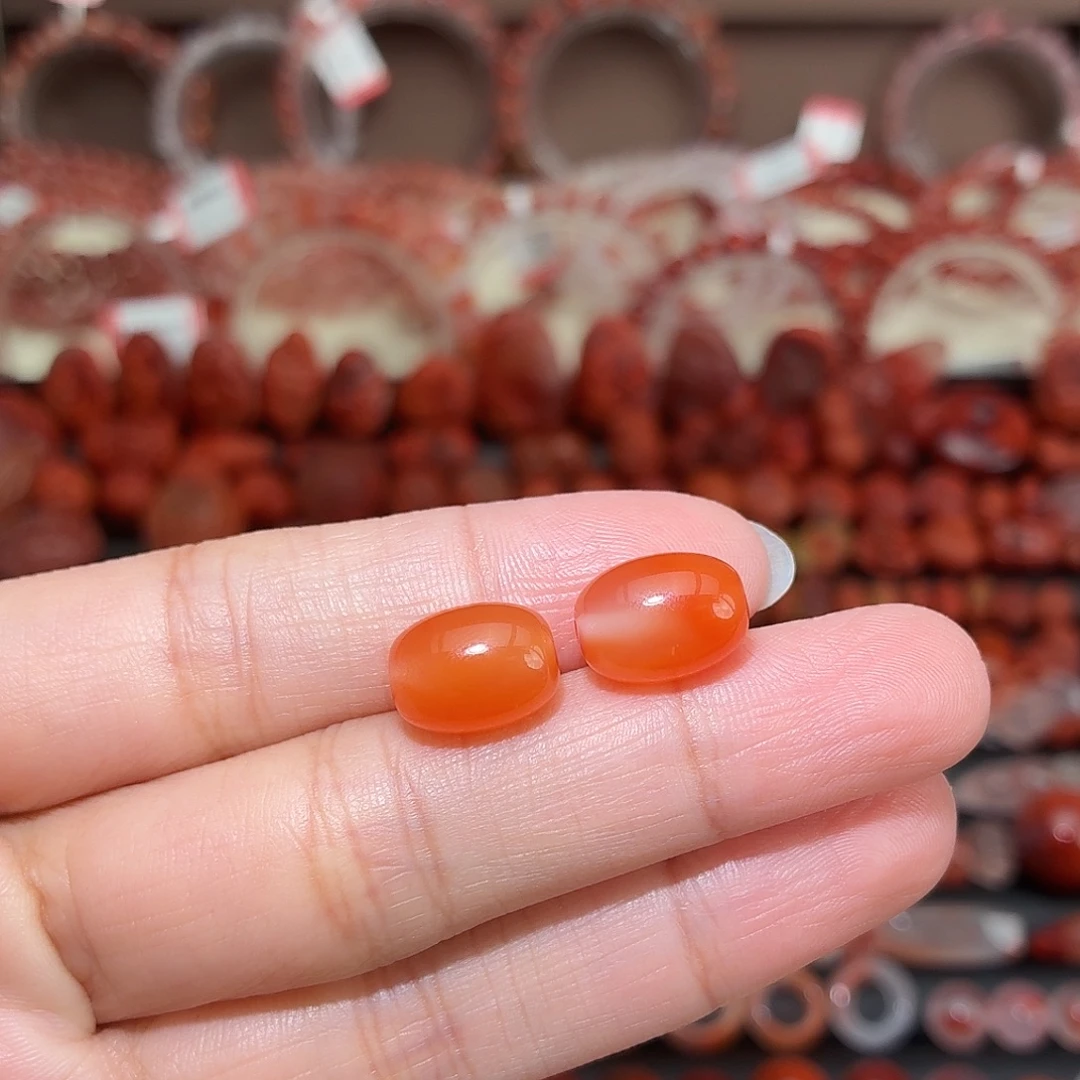 南红玛瑙未镶嵌颈饰枣珠一对12*9+