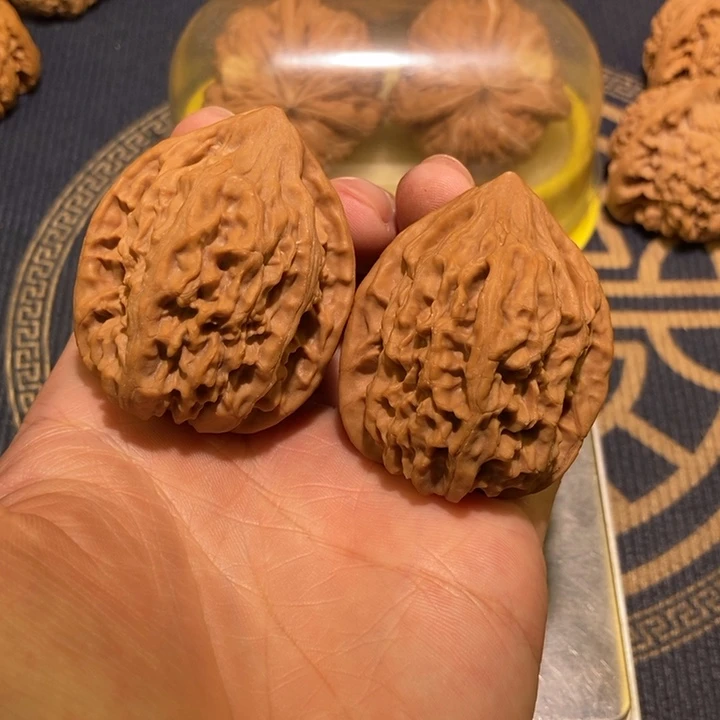 把件文玩核桃鸡心