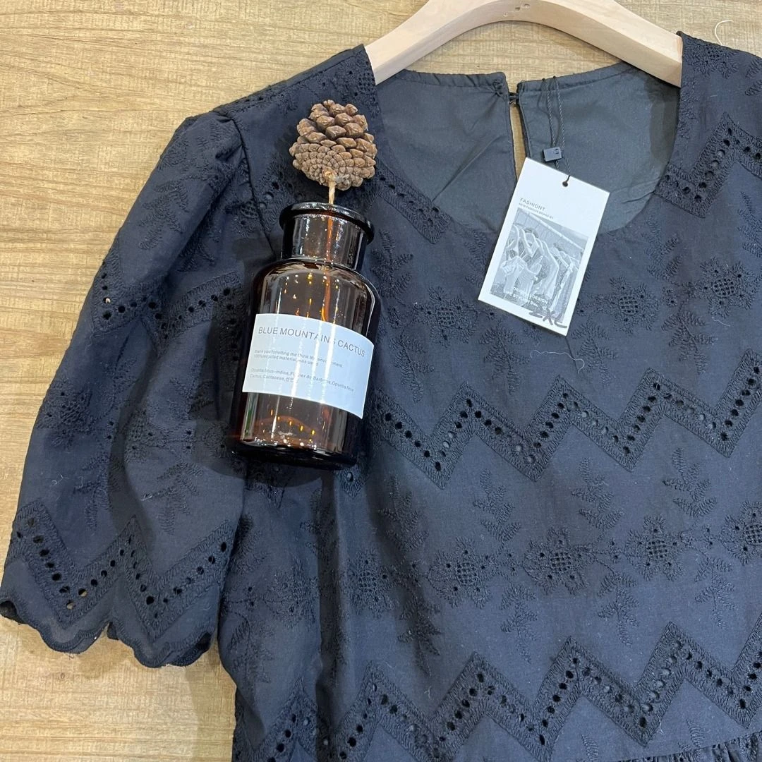 1757蕾丝镂空连衣裙