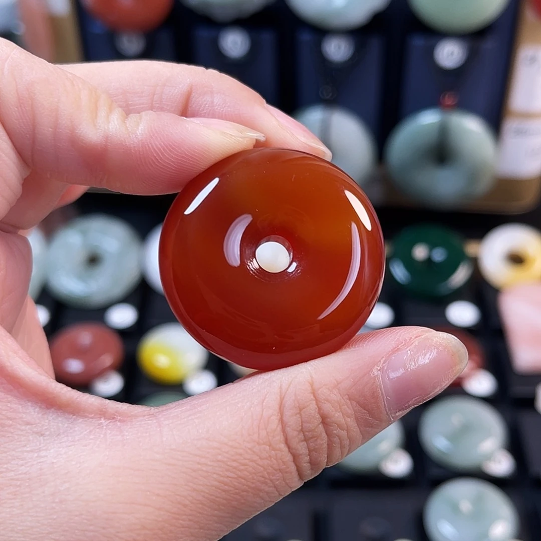 颈饰未镶嵌石英质玉