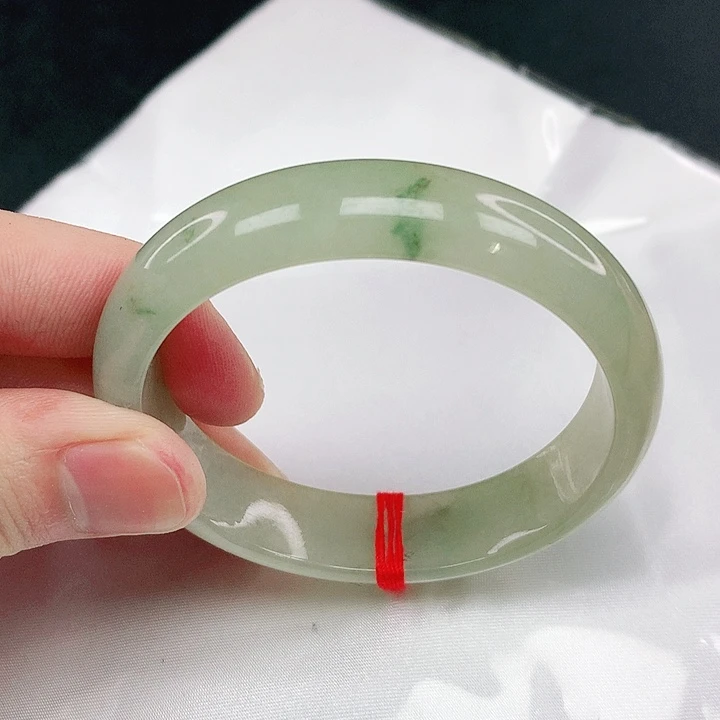 翡翠手镯未镶嵌圈52.5。4017