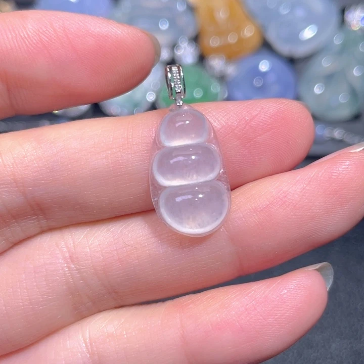 颈饰18K金镶嵌翡翠翡翠