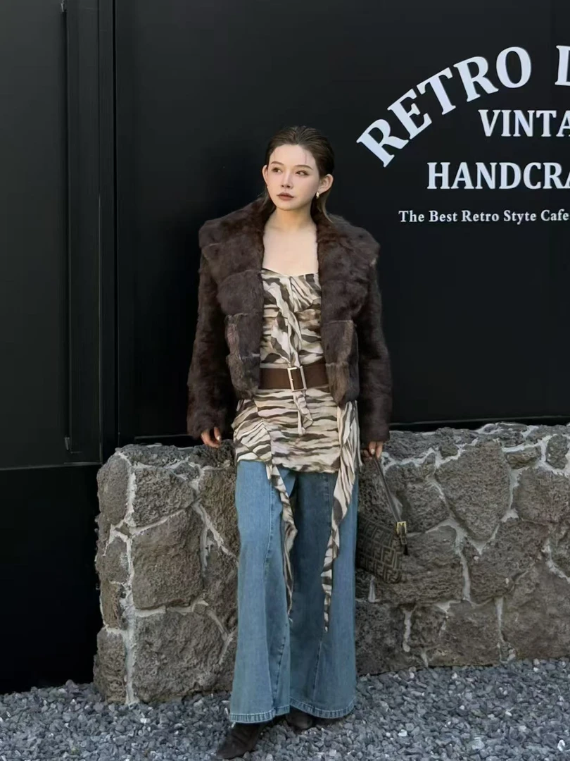 【EVAN】双色整张兔皮横排工艺翻领时尚皮草外套