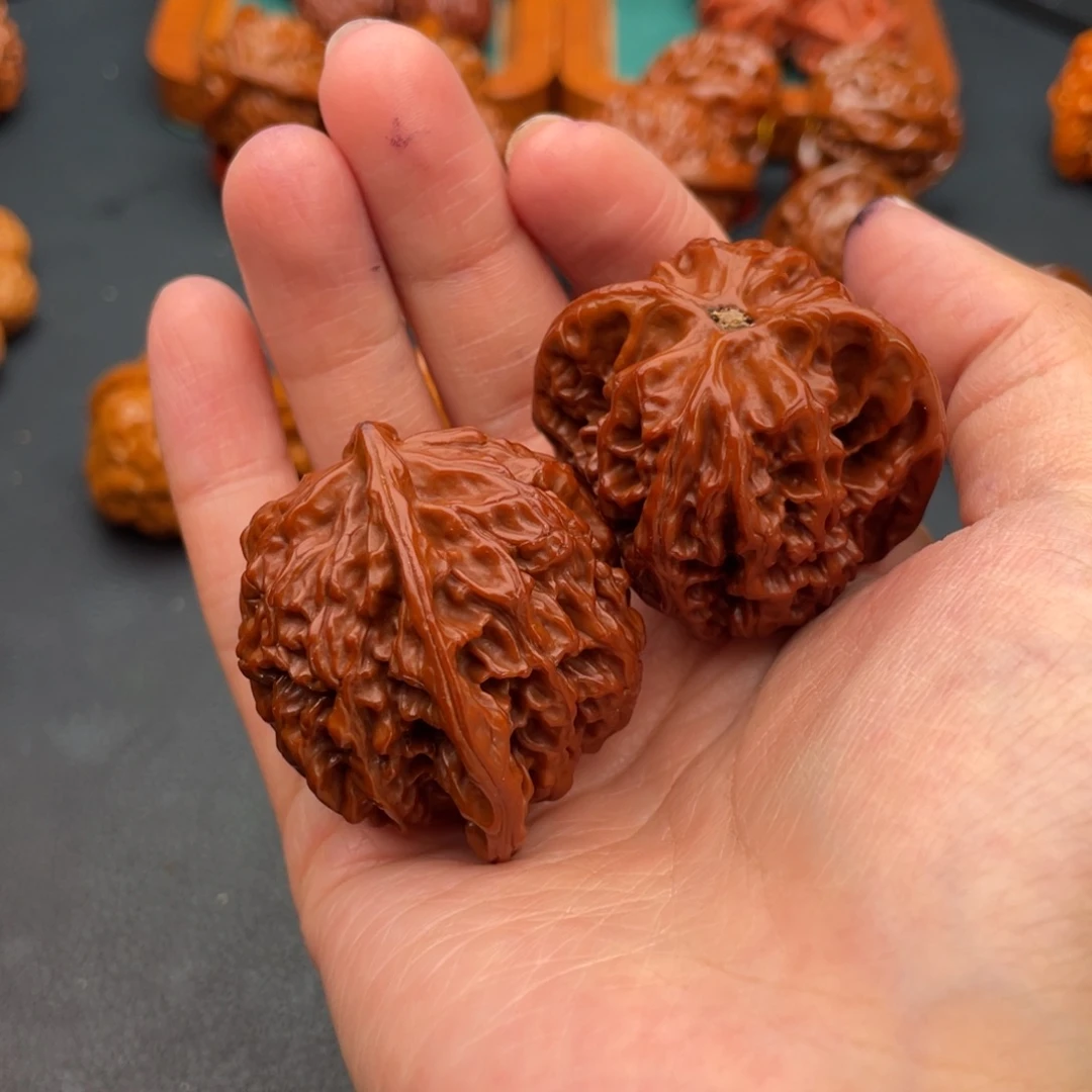 文玩核桃把件盘龙纹