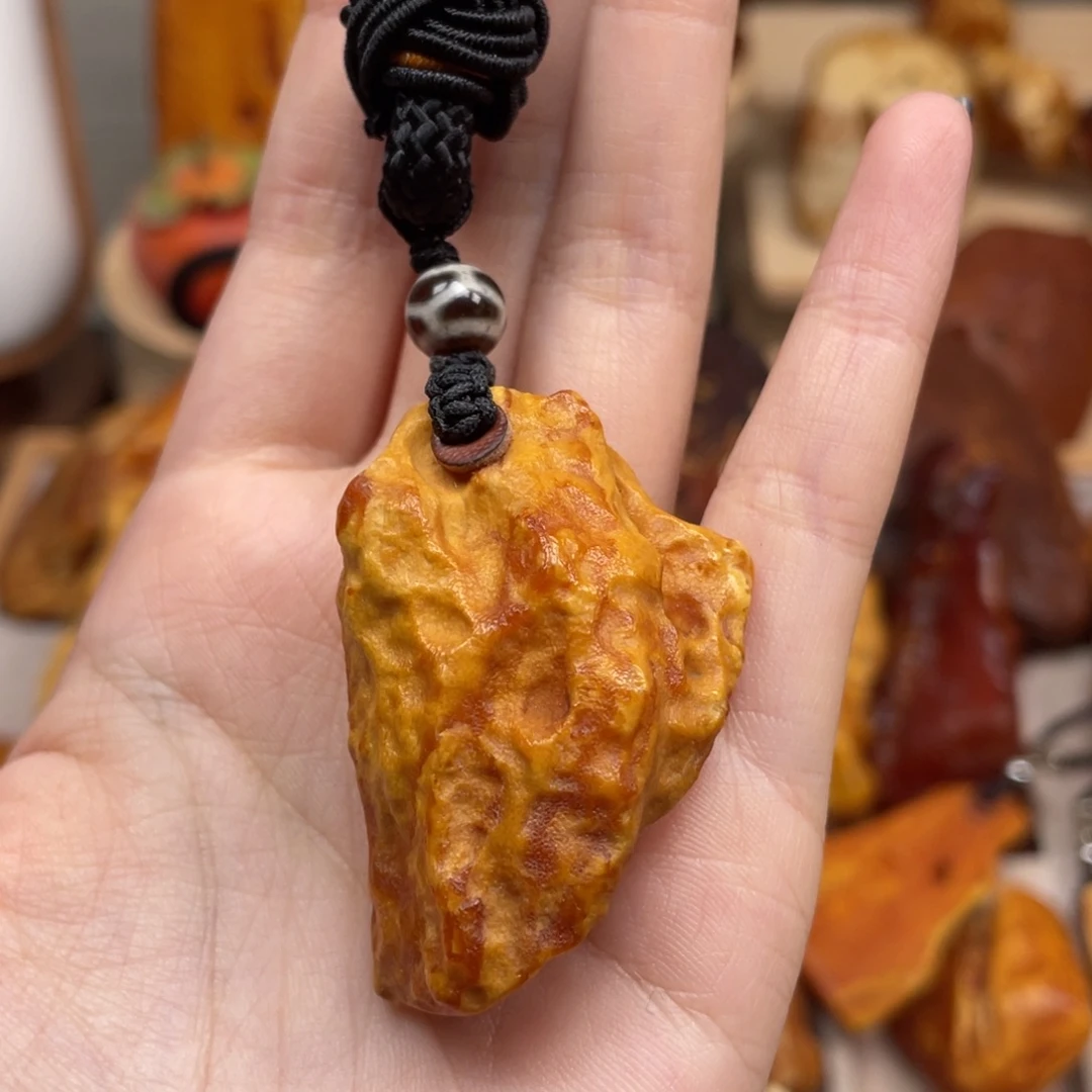 琥珀未镶嵌珠宝奇石