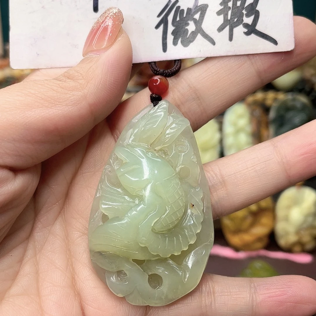 蛇纹石玉颈饰未镶嵌