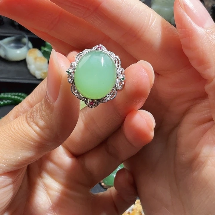 和田玉18K金镶嵌戒指新疆黑洋洞碧玉