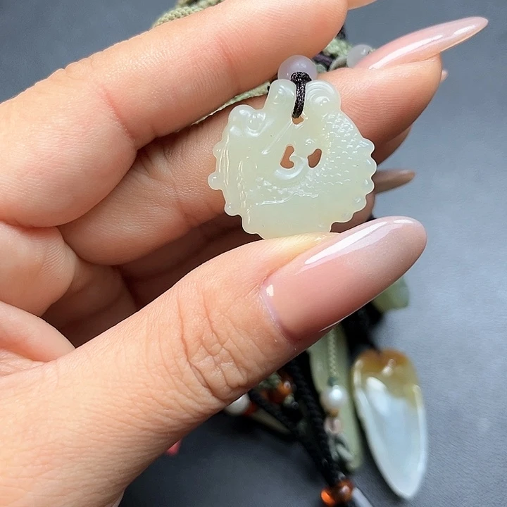【闪购商品】颈饰未镶嵌和田玉