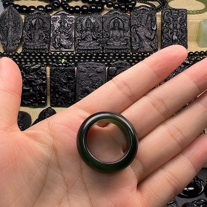 ****可蛇纹石玉未镶嵌颈饰