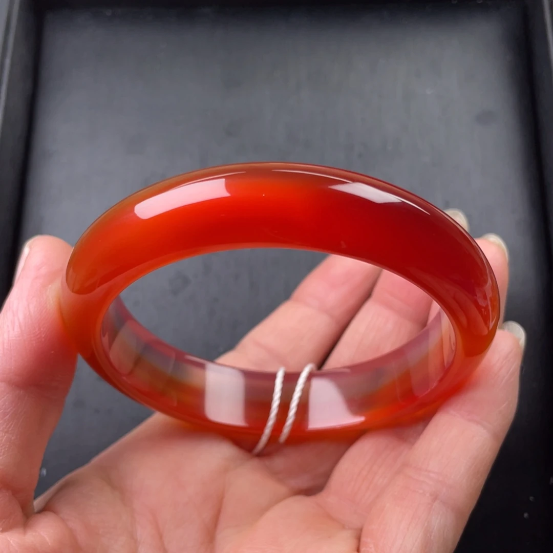 玛瑙/玉髓手镯未镶嵌60圈口