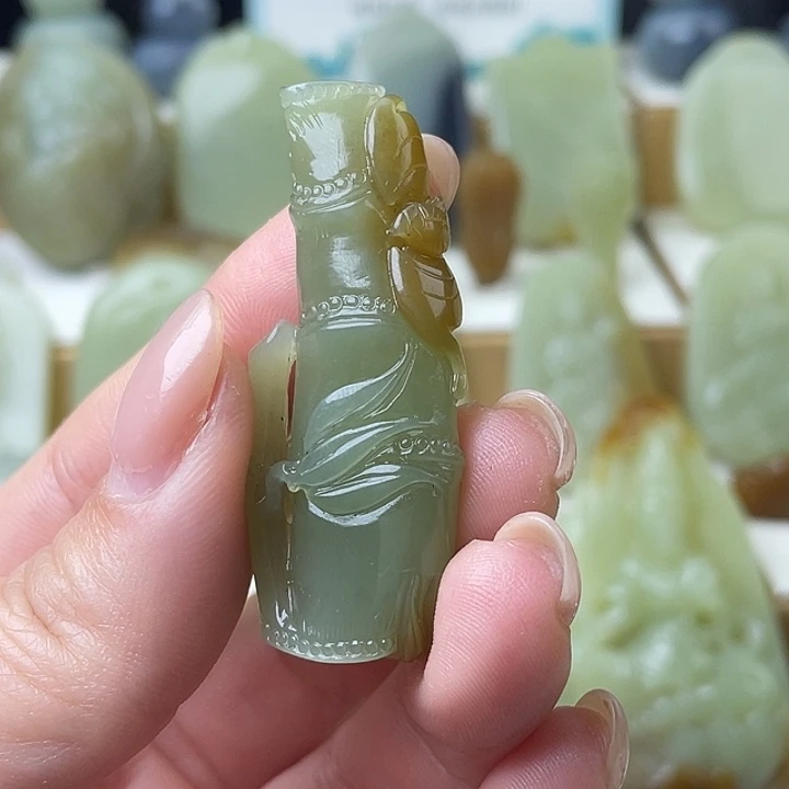 和田玉（糖玉）未镶嵌颈饰