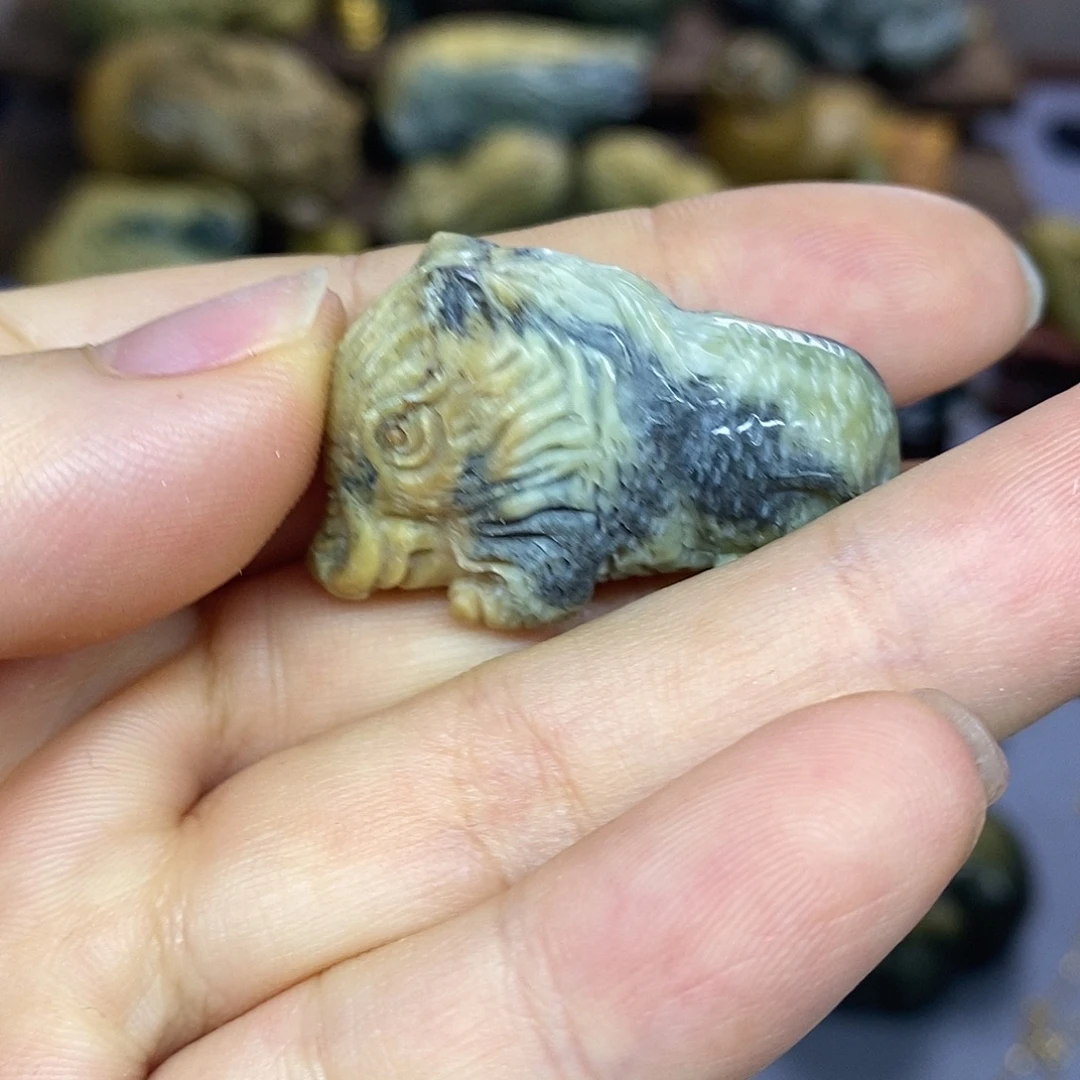 岫岩河磨玉（透闪石质玉）未镶嵌把件