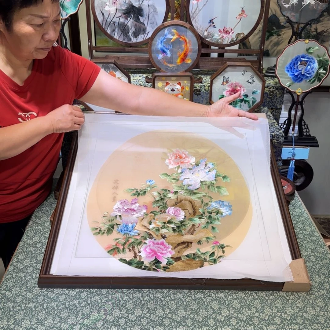 刺绣刺绣工艺精湛独特设计新颖时尚