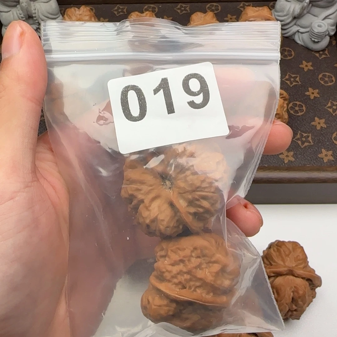 呆***着把件核桃文玩核桃天花板40