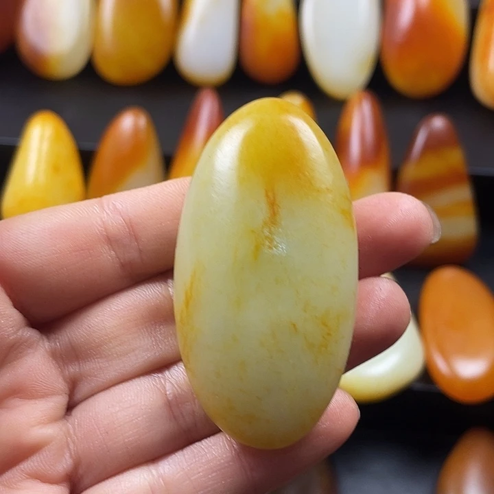 和田玉（糖玉）未镶嵌挂件