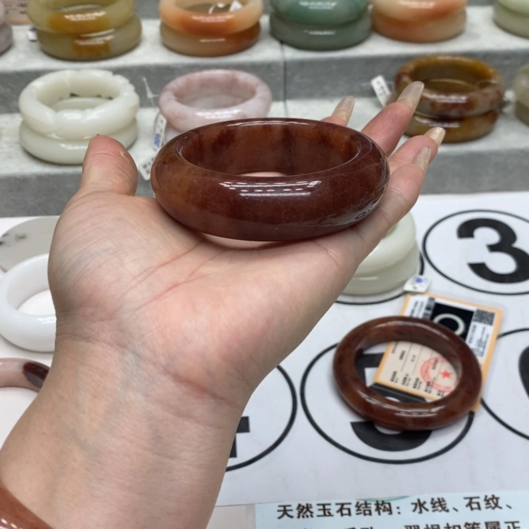 咖***尚石英质玉未镶嵌手镯