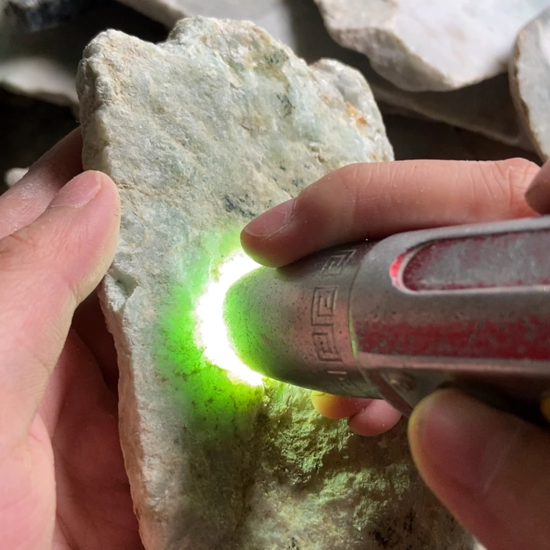 未镶嵌挂件翡翠天然翡翠