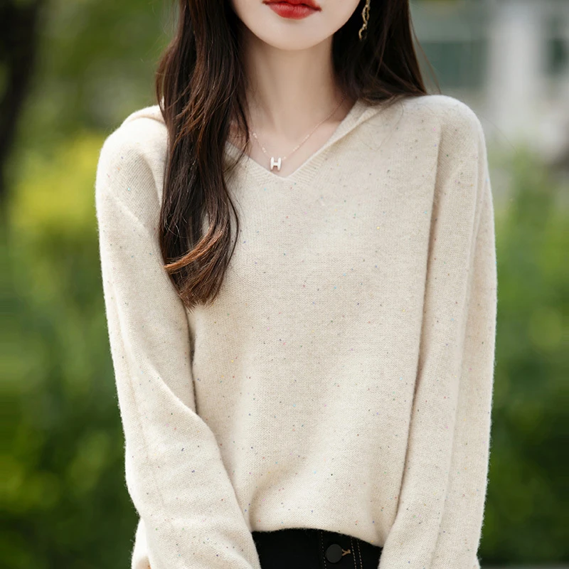 上身服帖自然~女士一线成衣珠片羊毛针织连帽衫