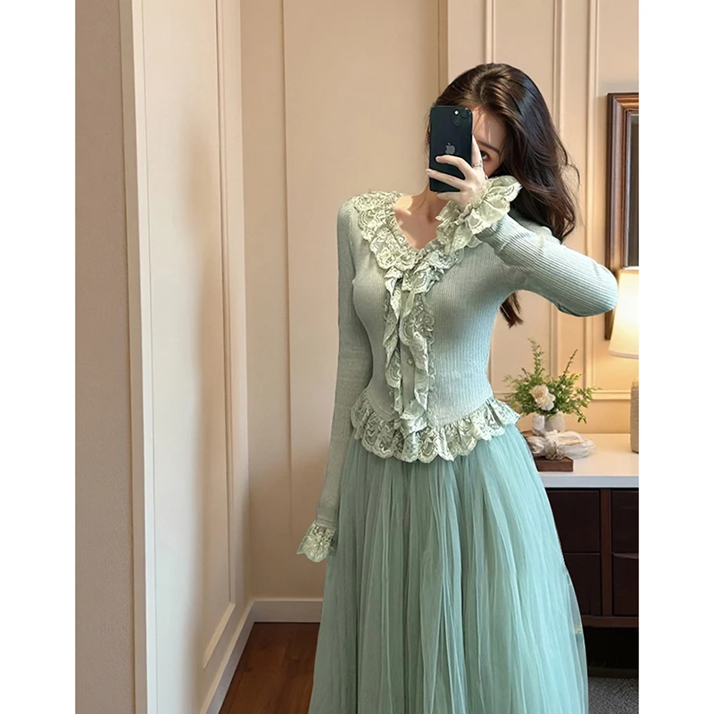 2025春季新款法式超仙绝美蕾丝拼接荷叶边修身上衣+网纱半裙套装