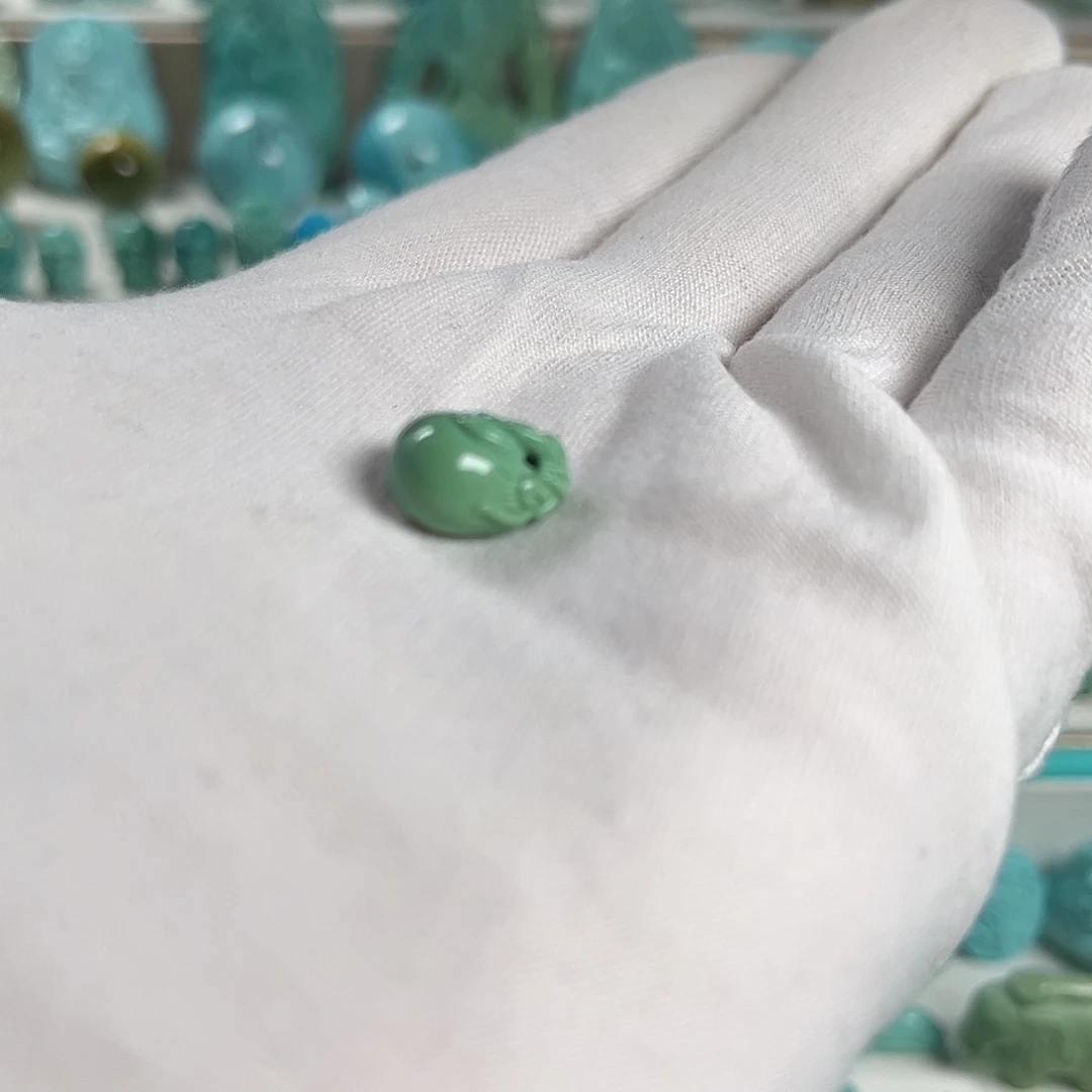 绿松石未镶嵌珠宝奇石