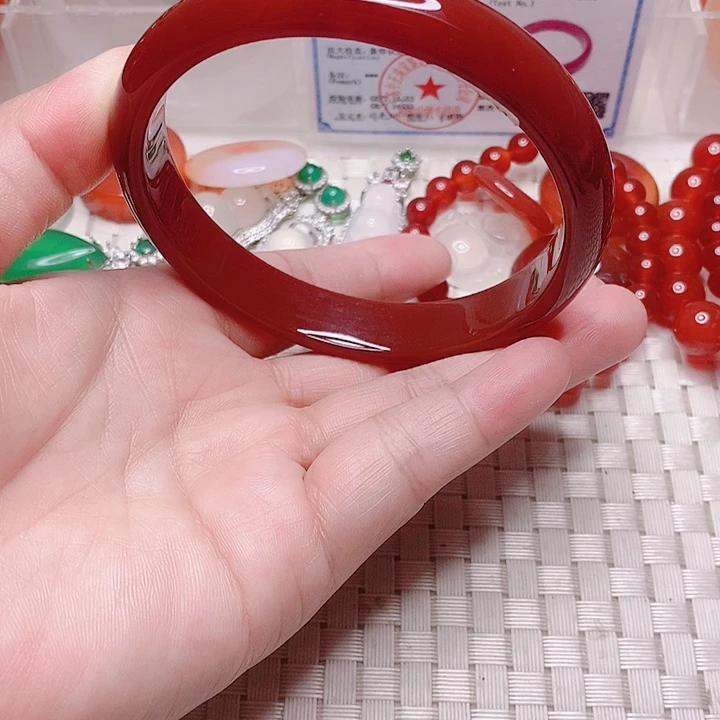 玛瑙/玉髓手镯未镶嵌