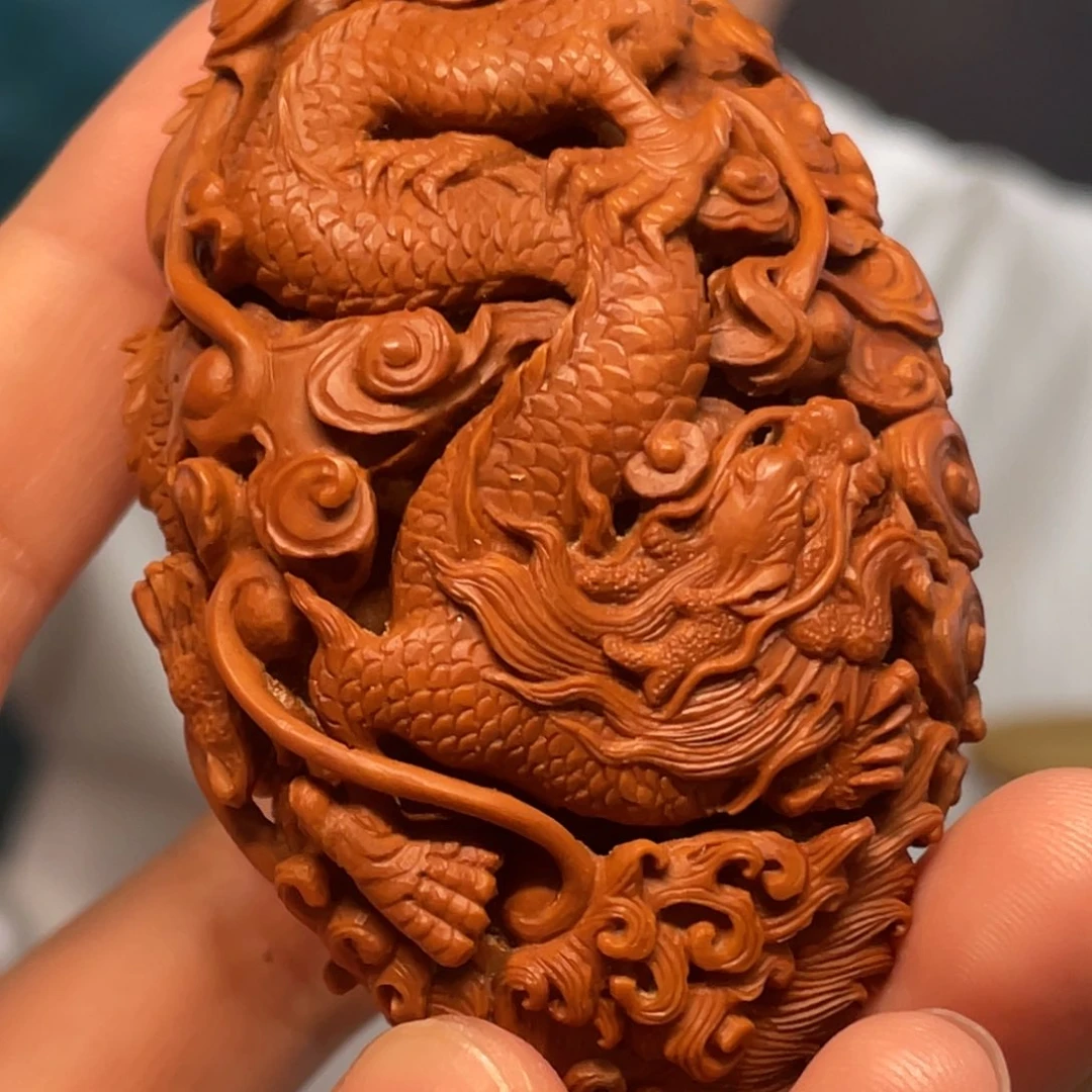 用****1二龙细珠动态镂空核雕作品