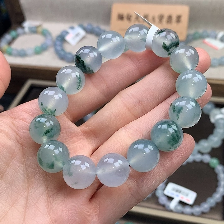 翡翠未镶嵌手链高冰飘阳绿，货头