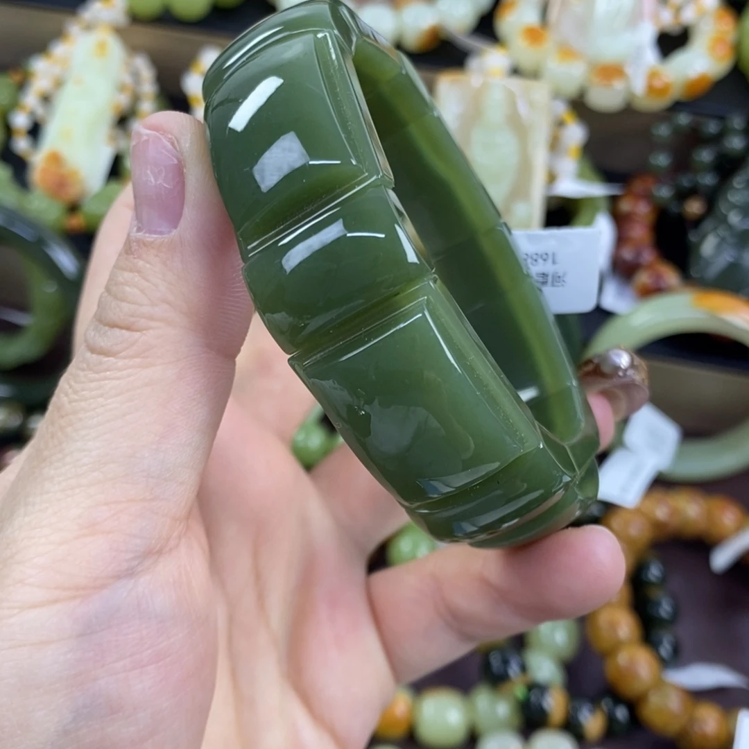 色***空透闪石质玉未镶嵌手链