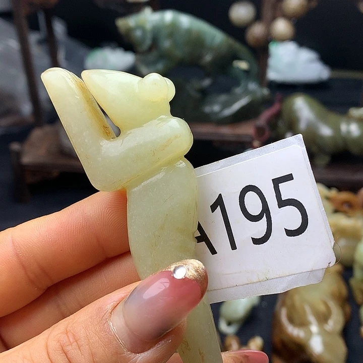 和田玉未镶嵌车挂