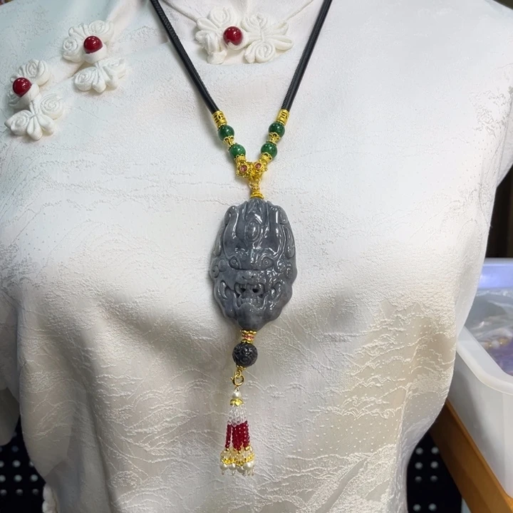 翡翠吊坠(赠链)未镶嵌代编织