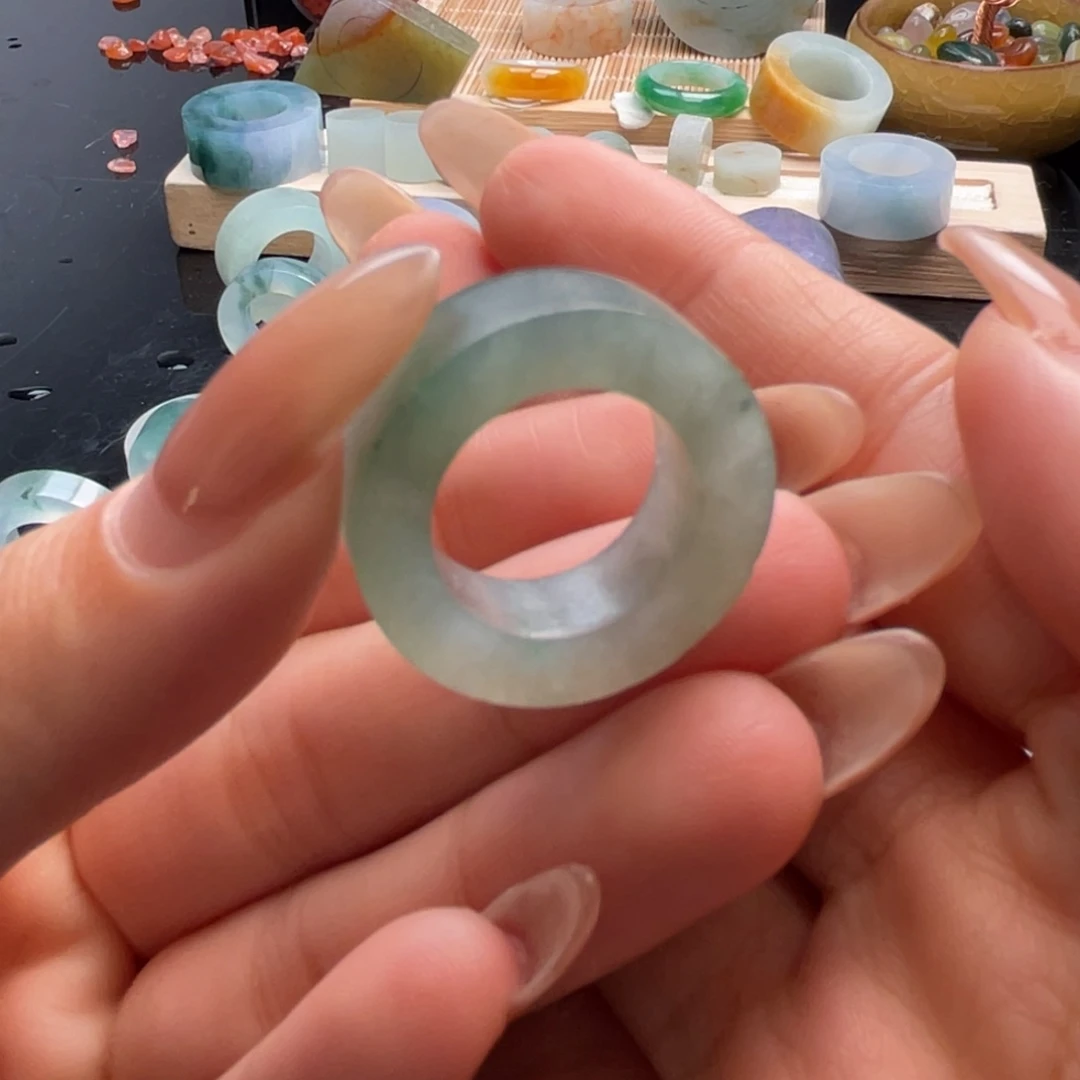 定制翡翠未镶嵌戒指